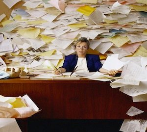 Trabajando demasiado. Comienza como una virtud y termina  como un escape