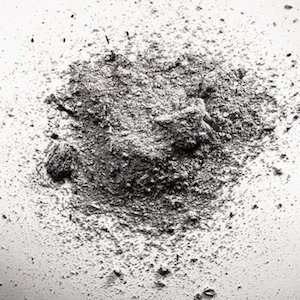 Removiendo las humeantes cenizas de nuestra fe