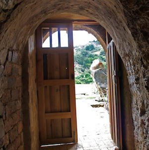 Cerrad la distancia, no la puerta